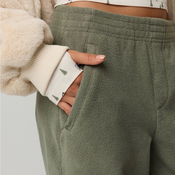 OFFLINE By Aerie Polar Fleece Barrel Pant Small NWT - Picture 6 of 6